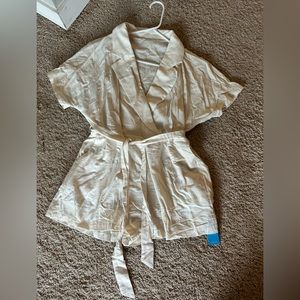 Cupshe romper with pockets, new with tags, never worn, beige, size small